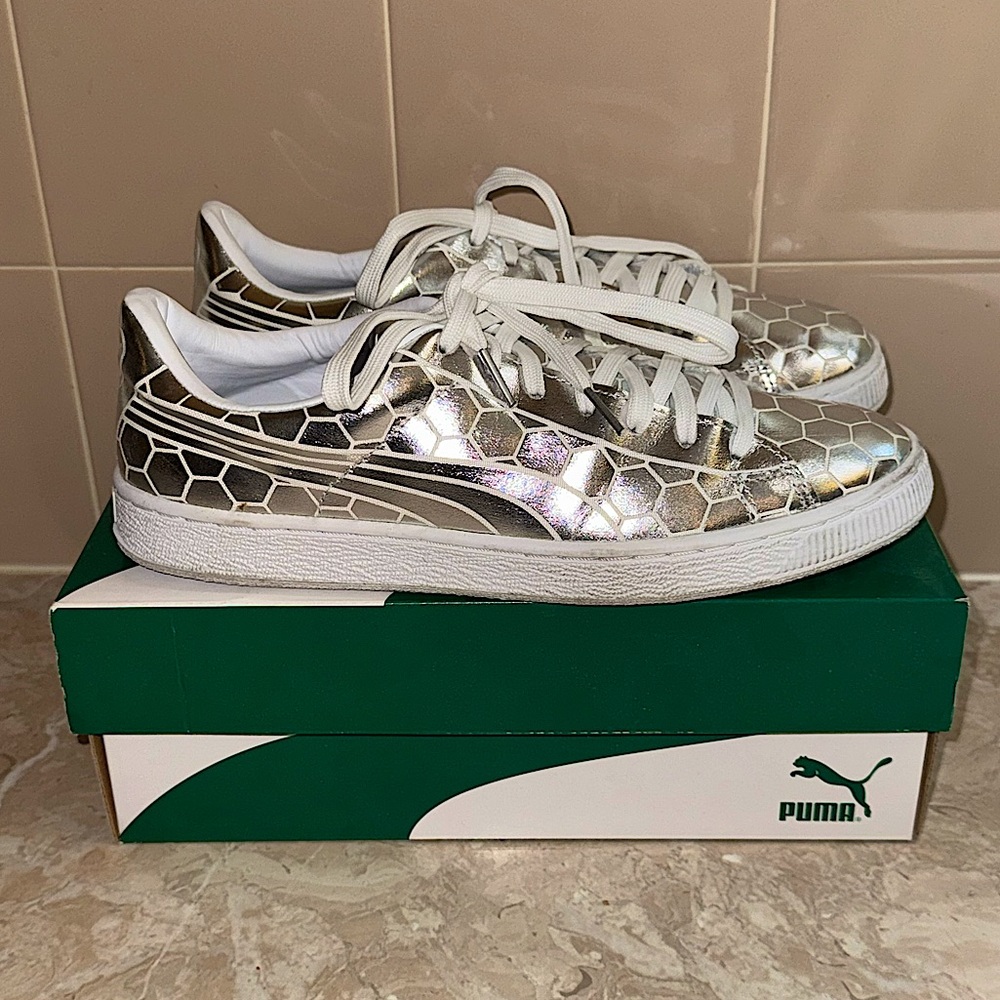 PUMA Metallic Silver Grid Sneakers 9 New in Box